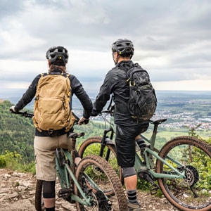 Radfahrer auf einem Berg