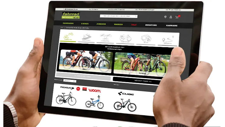 Tablet mit Online Bikefinder von fahrradlagerverkauf.com